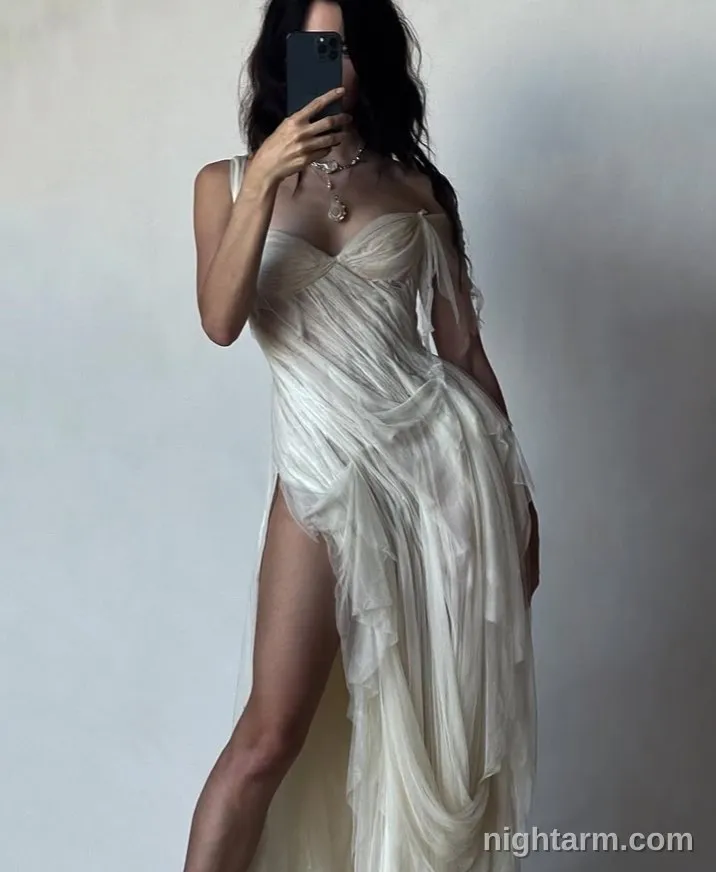 Yue ling, 24 — эскорт Ереван — 3